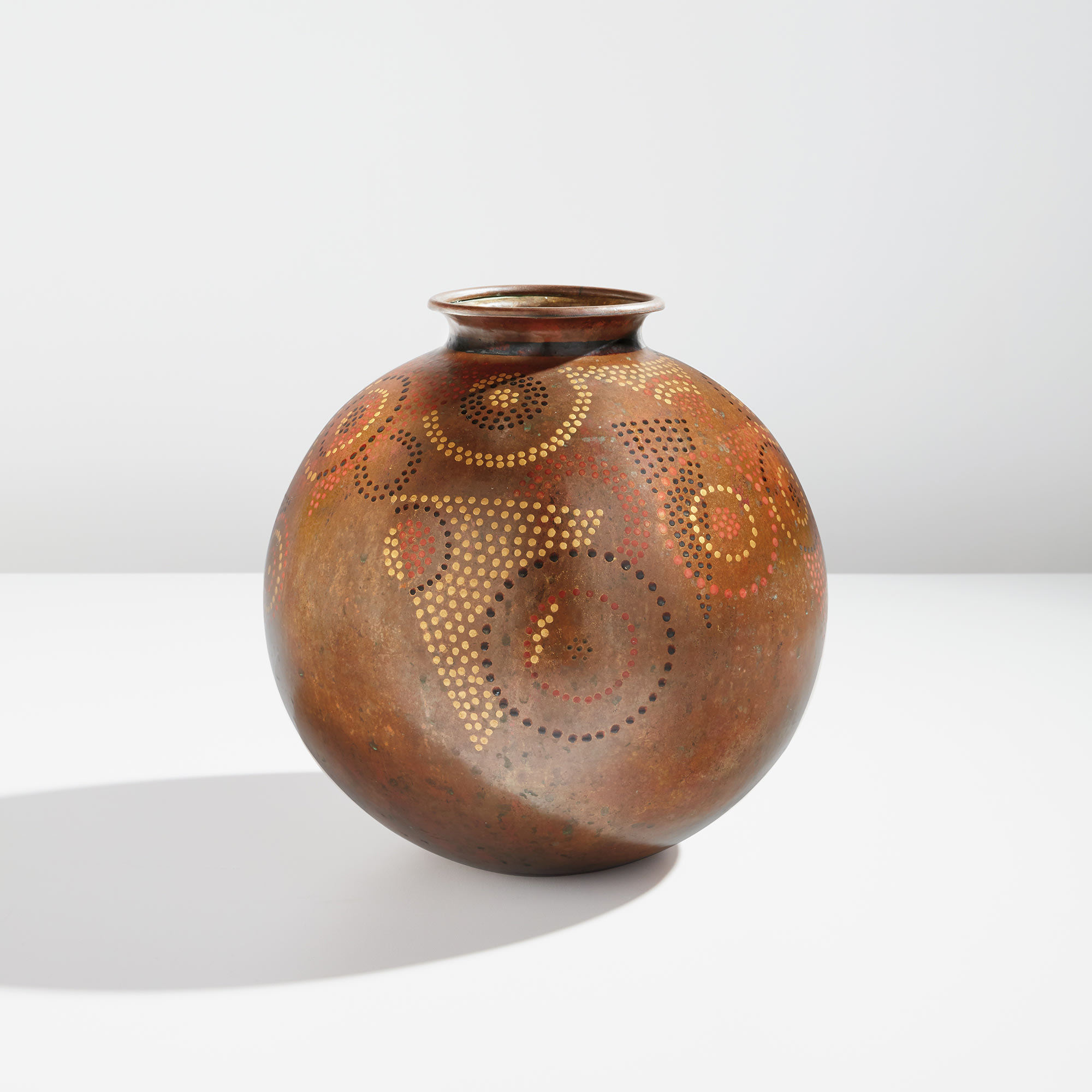 <p><strong>JEAN DUNAND </strong><em>Vase</em>, circa 1925 </p>