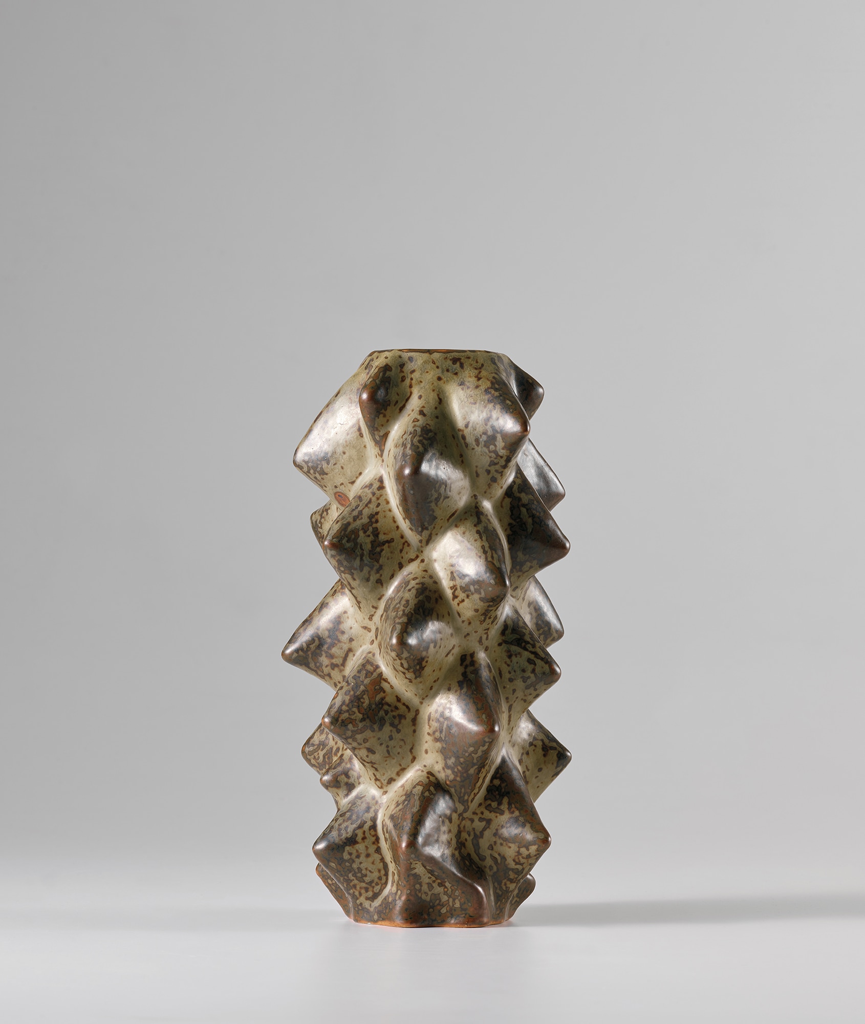 <p><strong>AXEL JOHANN SALTO</strong> <em>Vase, model no. 20709</em>, designed 1944</p>