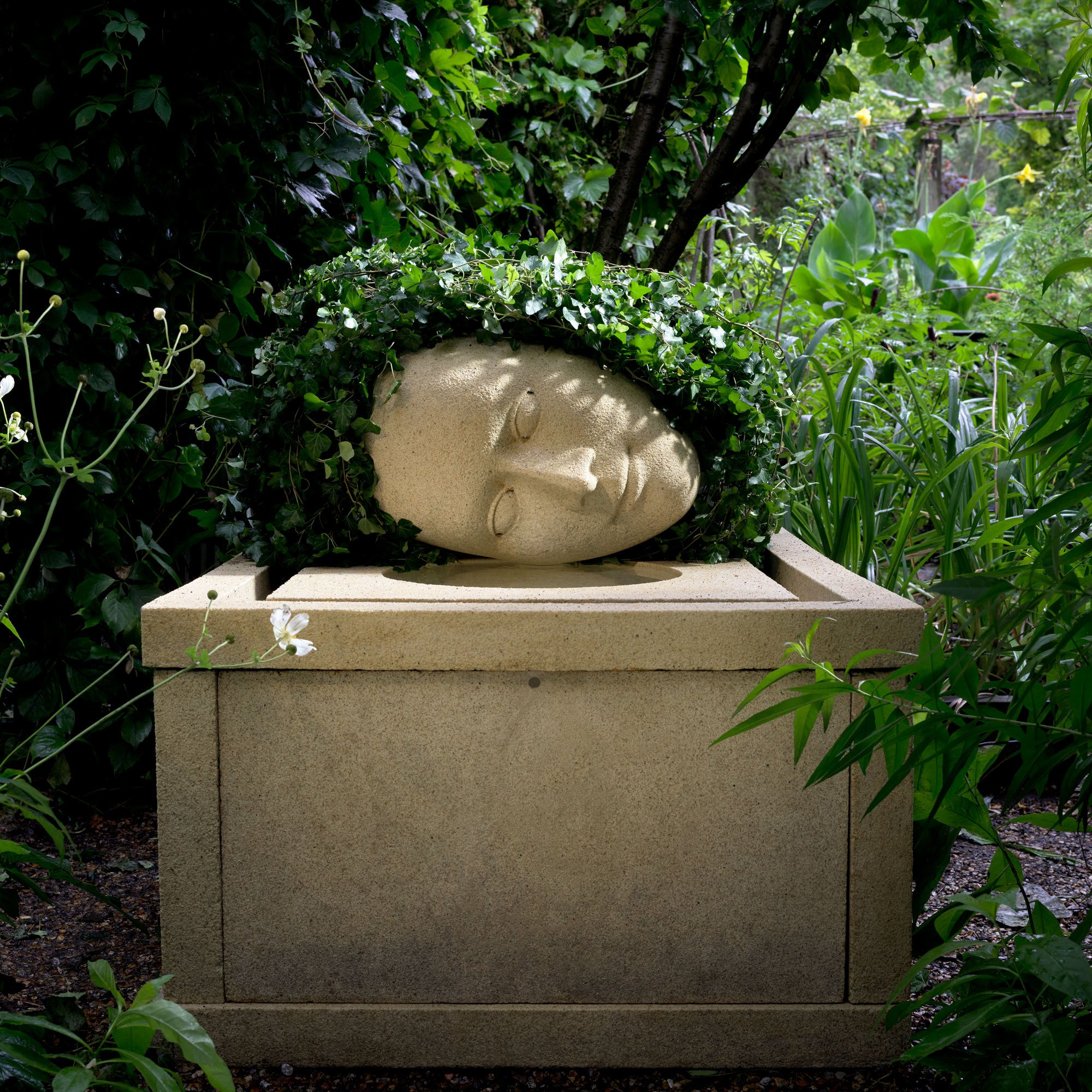 <p><strong>FRAN&Ccedil;OIS-XAVIER LALANNE</strong>&nbsp;<em>&#39;Fontaine Pleureuse&#39;,</em>&nbsp;designed 1983, executed 1985</p>
