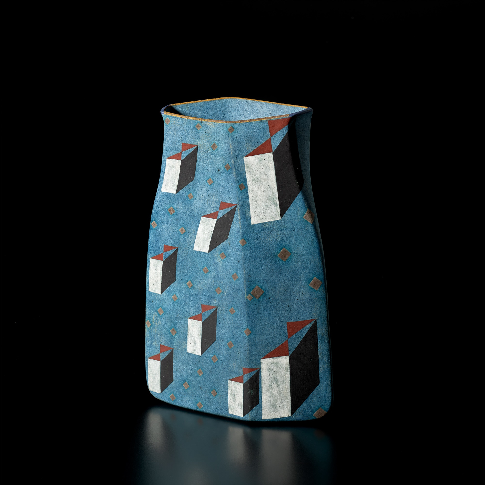 <p><strong>ELIZABETH FRITSCH</strong> <em>&#39;Floating particles&#39; vase, </em>circa 1989</p>
