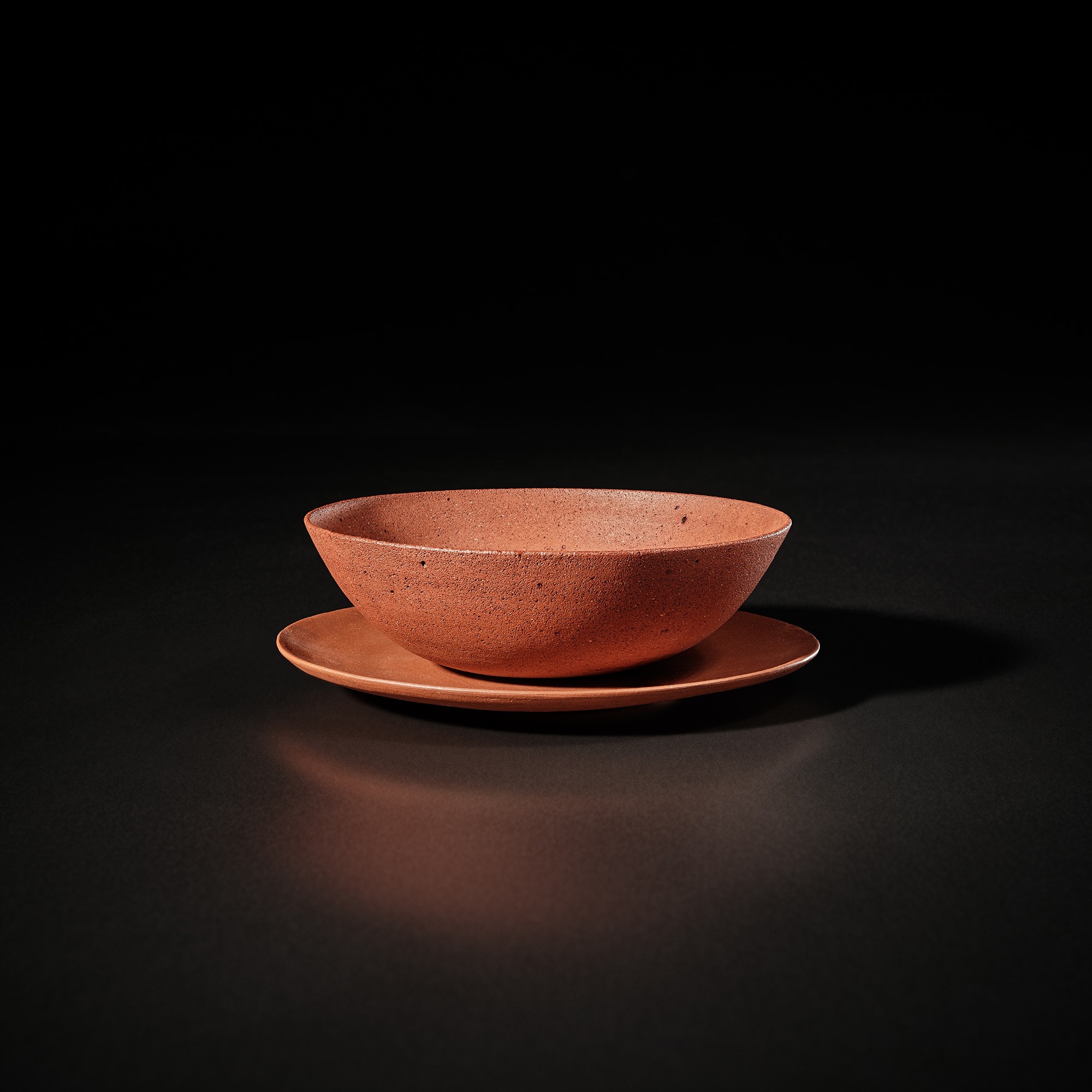 <p><strong>LUCIE RIE</strong> <em>Early and rare bowl and saucer</em>, circa 1936</p>
