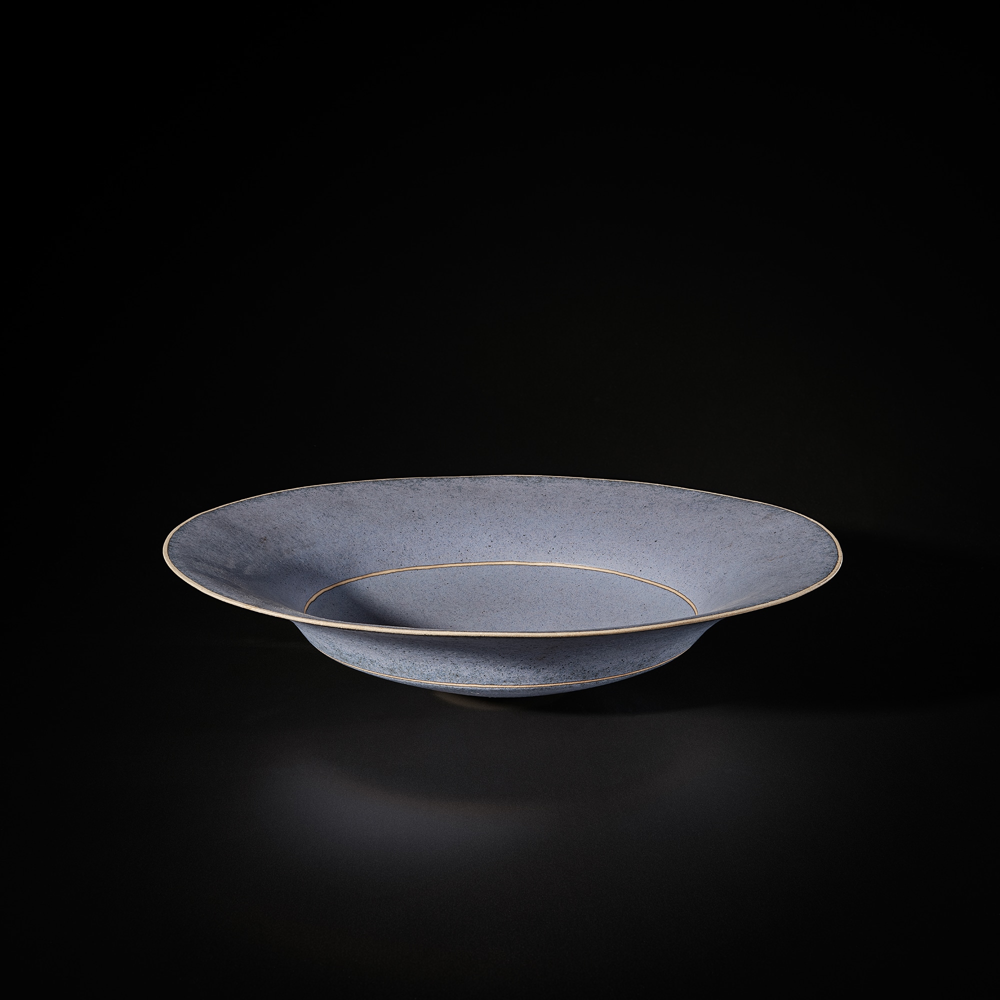 <p><strong>ALEV EB&Uuml;ZZIYA SIESBYE</strong> <em>Large open bowl</em>, 1978</p>
