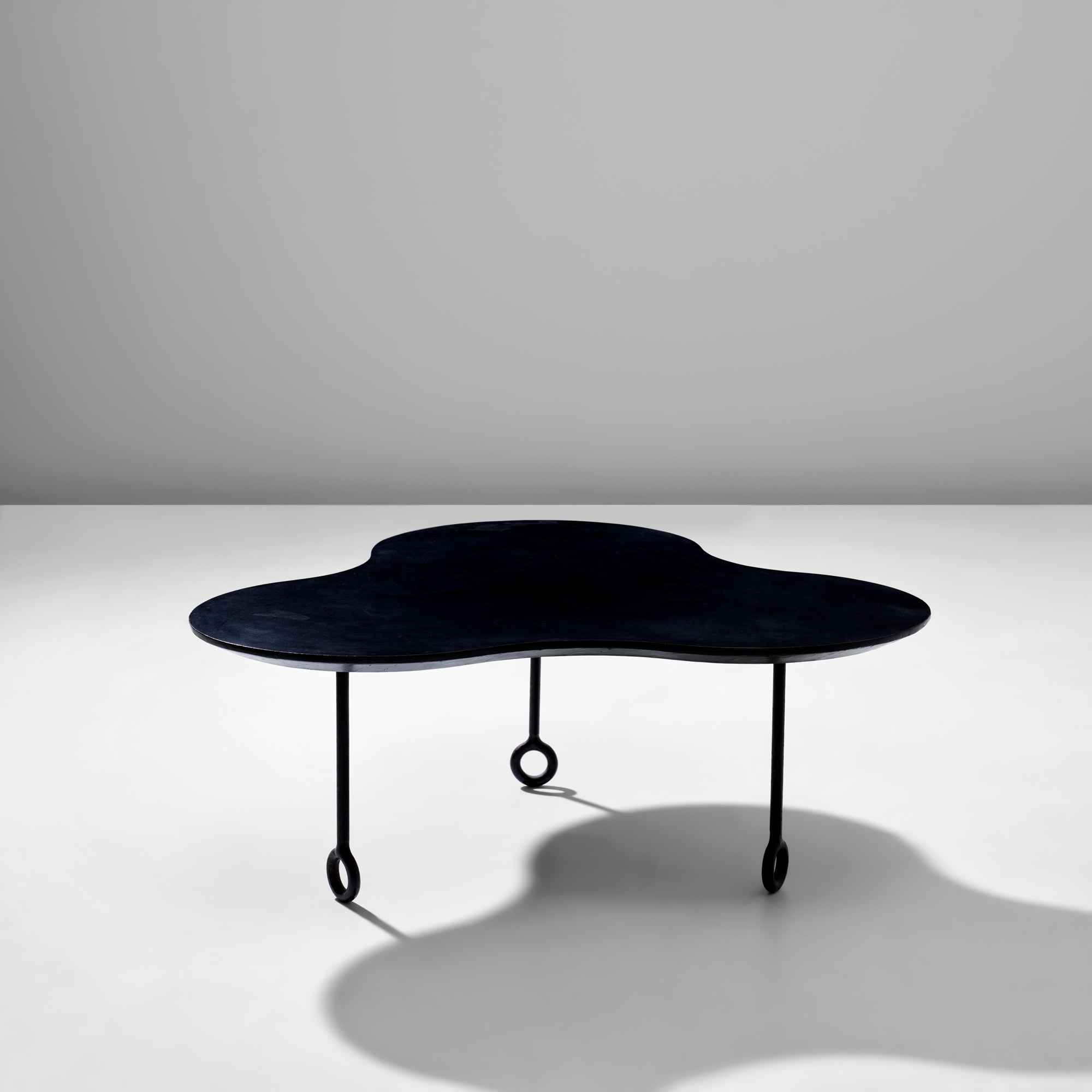 <p><strong>JEAN ROY&Egrave;RE</strong>&nbsp;<em>Coffee table,</em>&nbsp;circa 1955</p>
