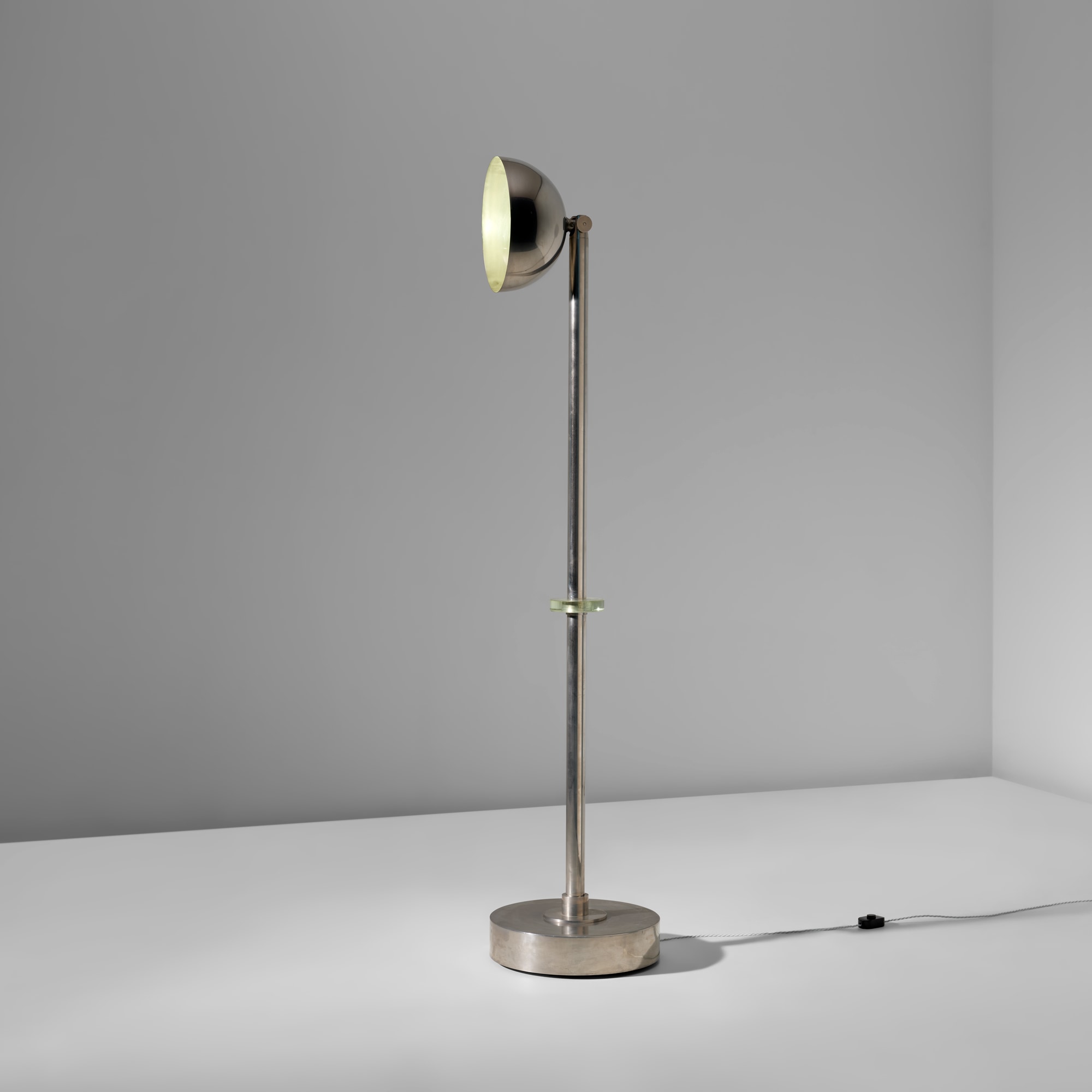 <p><strong>MAISON DESNY</strong>&nbsp;<em>Adjustable floor lamp,</em>&nbsp;circa 1930</p>
