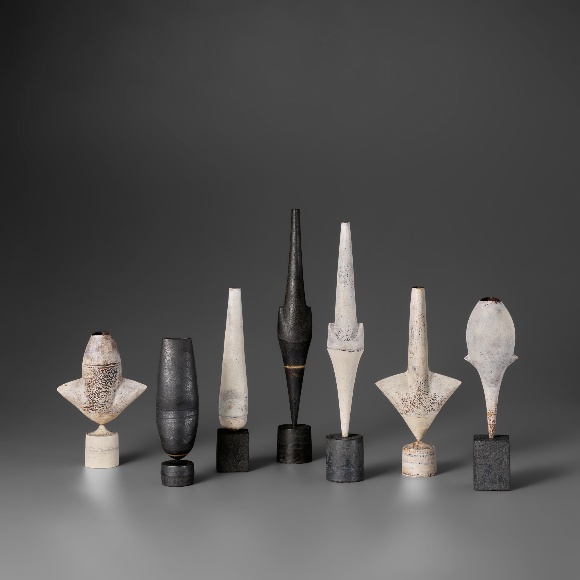 <p><strong>HANS COPER</strong>&nbsp;<em>Seven &lsquo;Cycladic&#39; form works</em></p>
