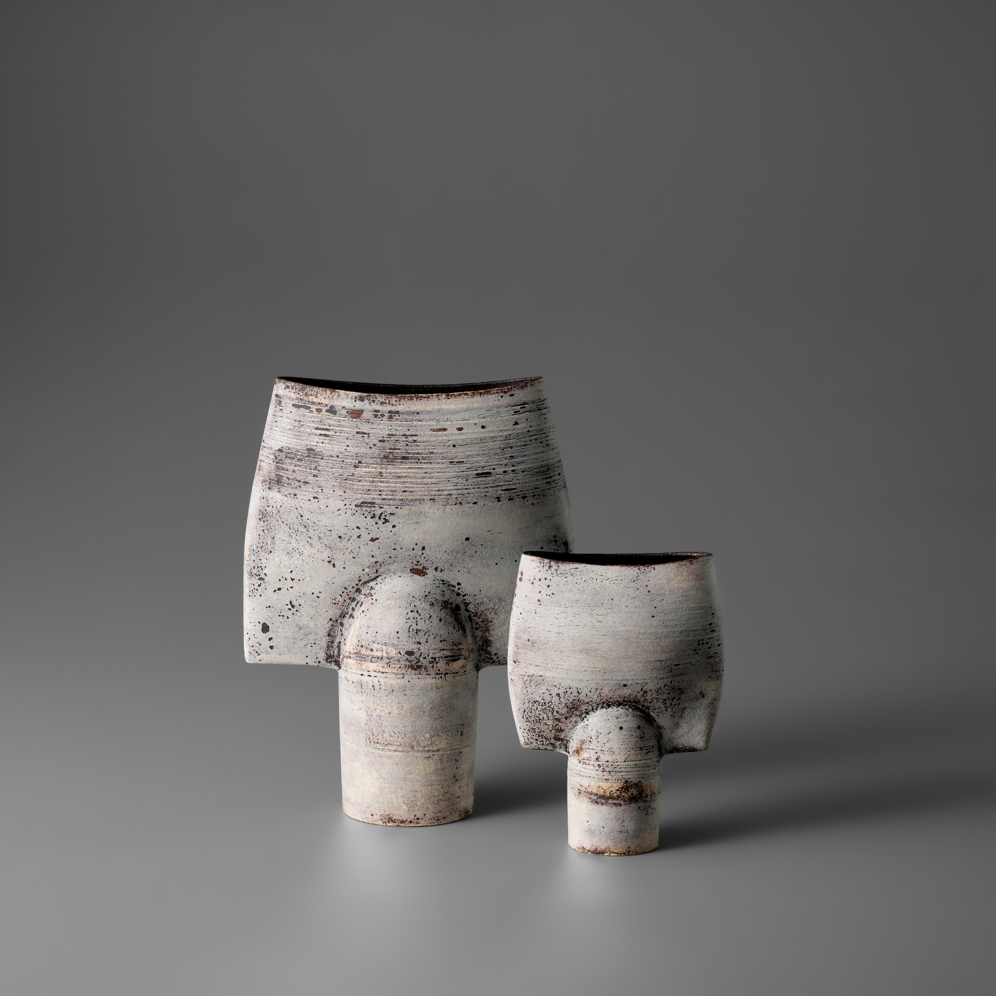 <p><strong>HANS COPER&nbsp;</strong><em>Large &#39;Spade&#39; form</em>, circa 1965&nbsp;and&nbsp; &#39;<em>Spade&#39; form,</em>&nbsp;circa 1965</p>
