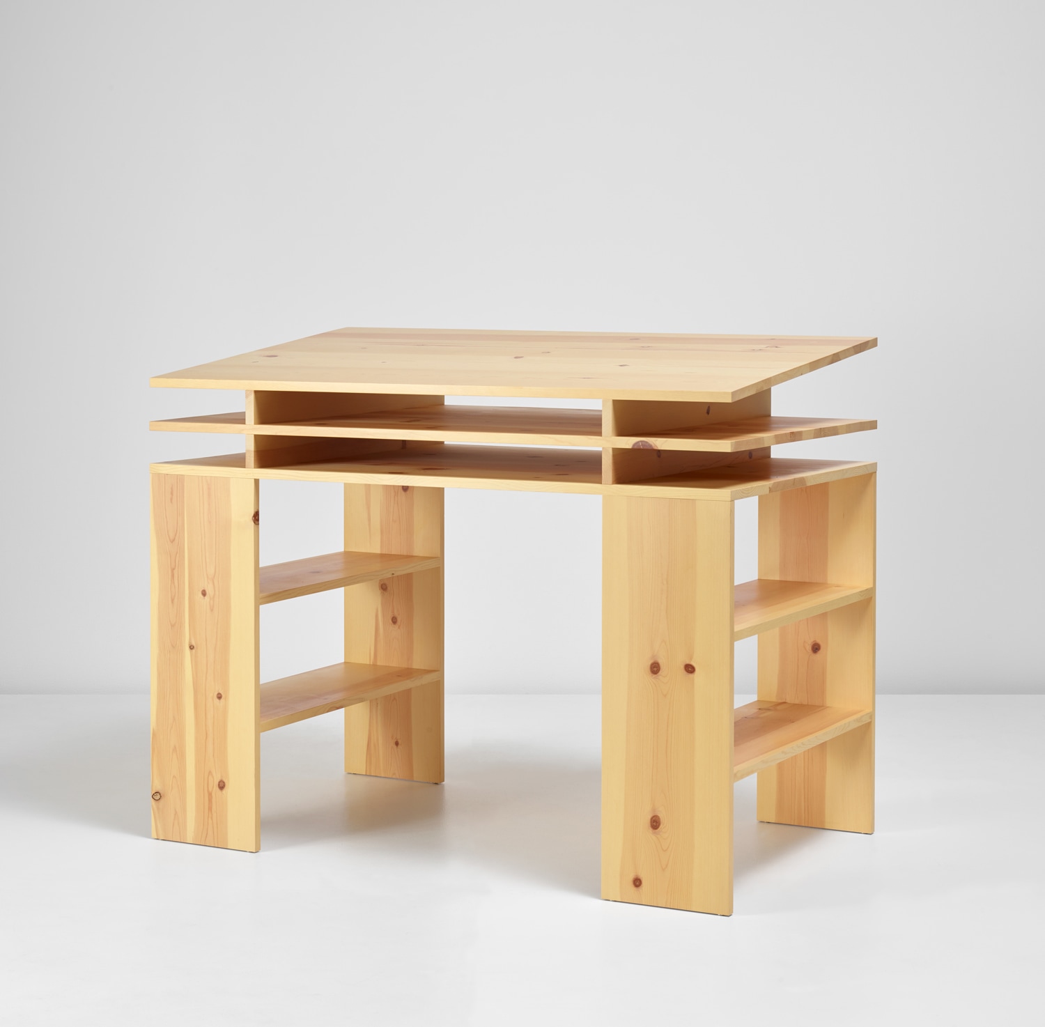 <p><strong>DONALD JUDD </strong><em>Standing Writing Desk #40</em>, 1984/2012</p>