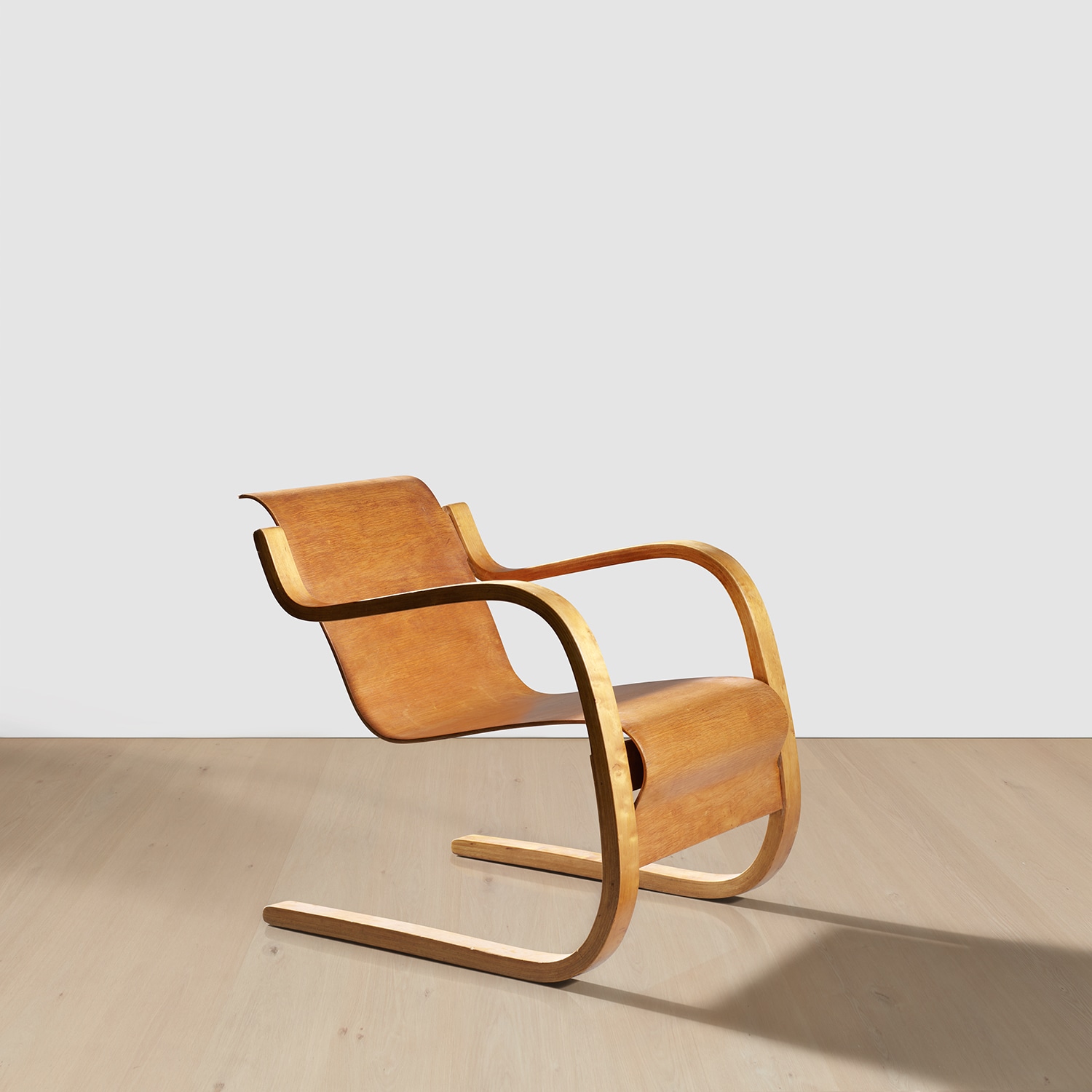 Alvar Aalto Modern & Contemporary Art: Online Auction, London