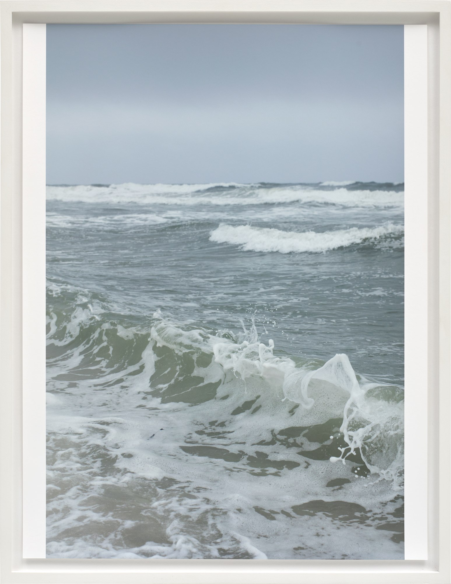 <p><strong>WOLFGANG TILMANS</strong> <em>Kleine Welle,</em> 2015</p>