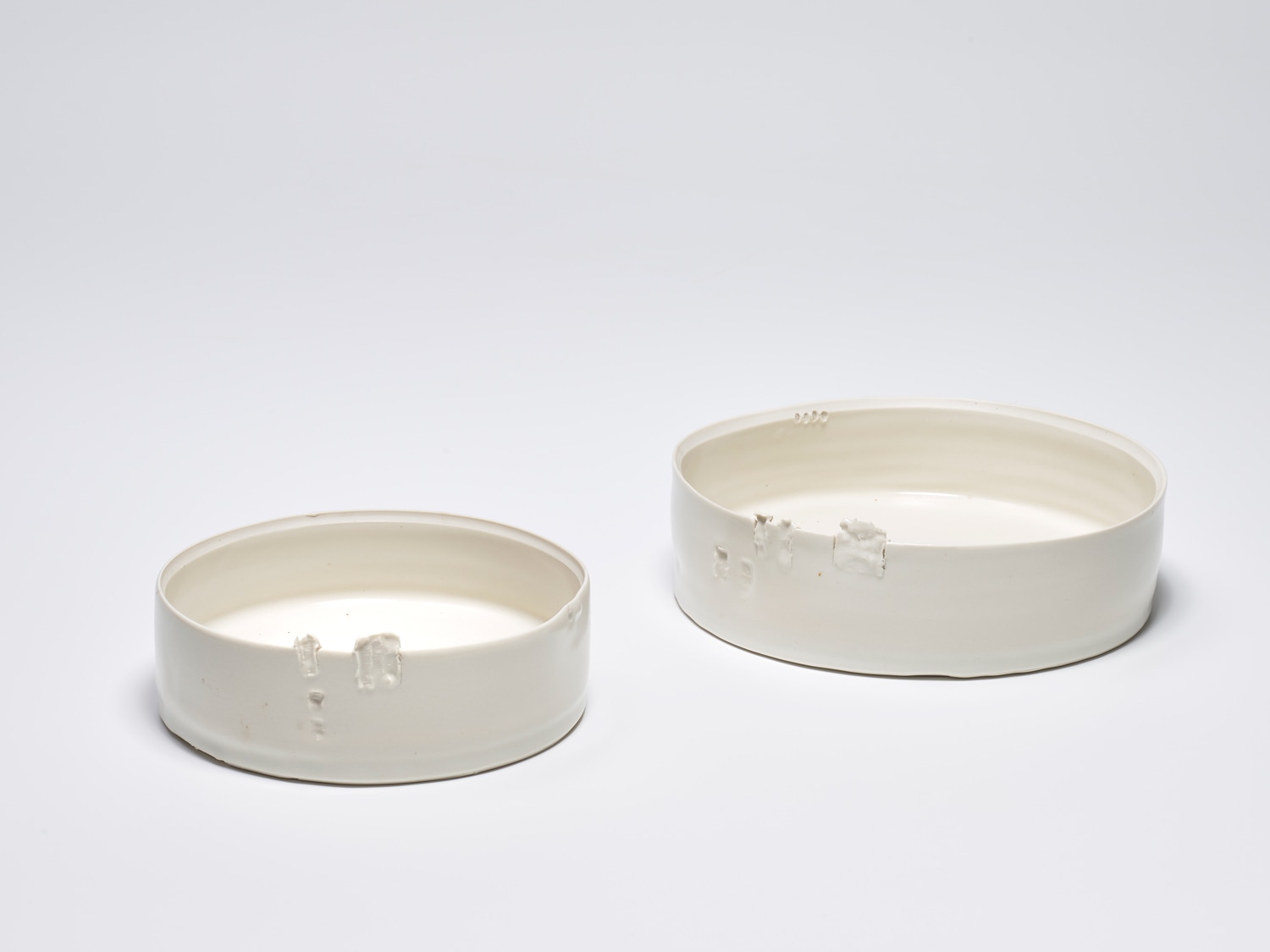 <p><strong>EDMUND DE WAAL </strong>Two works<em>:</em> (i) <em>Porcelain Pot; </em>(ii) <em>Porcelain Pot</em></p>