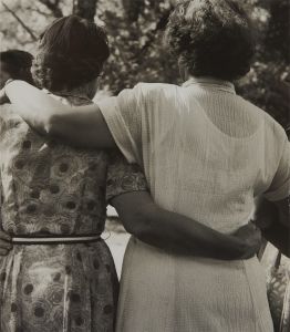Dorothea Lange - Two Women Arm in Arm, Toquerville, Utah, from Three Mormon Towns