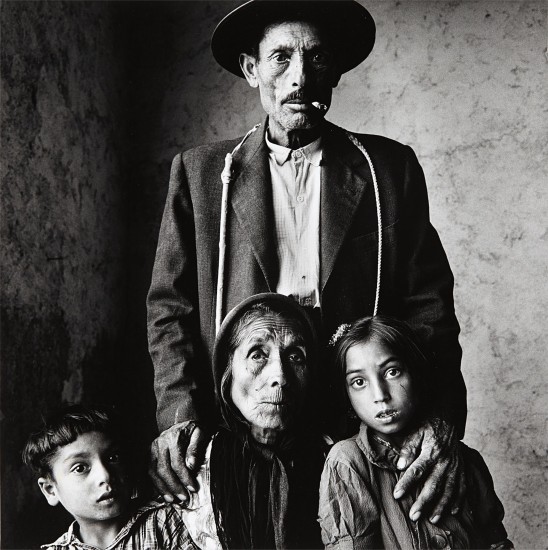 Irving Penn Gypsy Family Extremadura Spain 1965 Phillips
