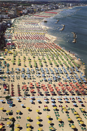 Andreas Gursky Beach
